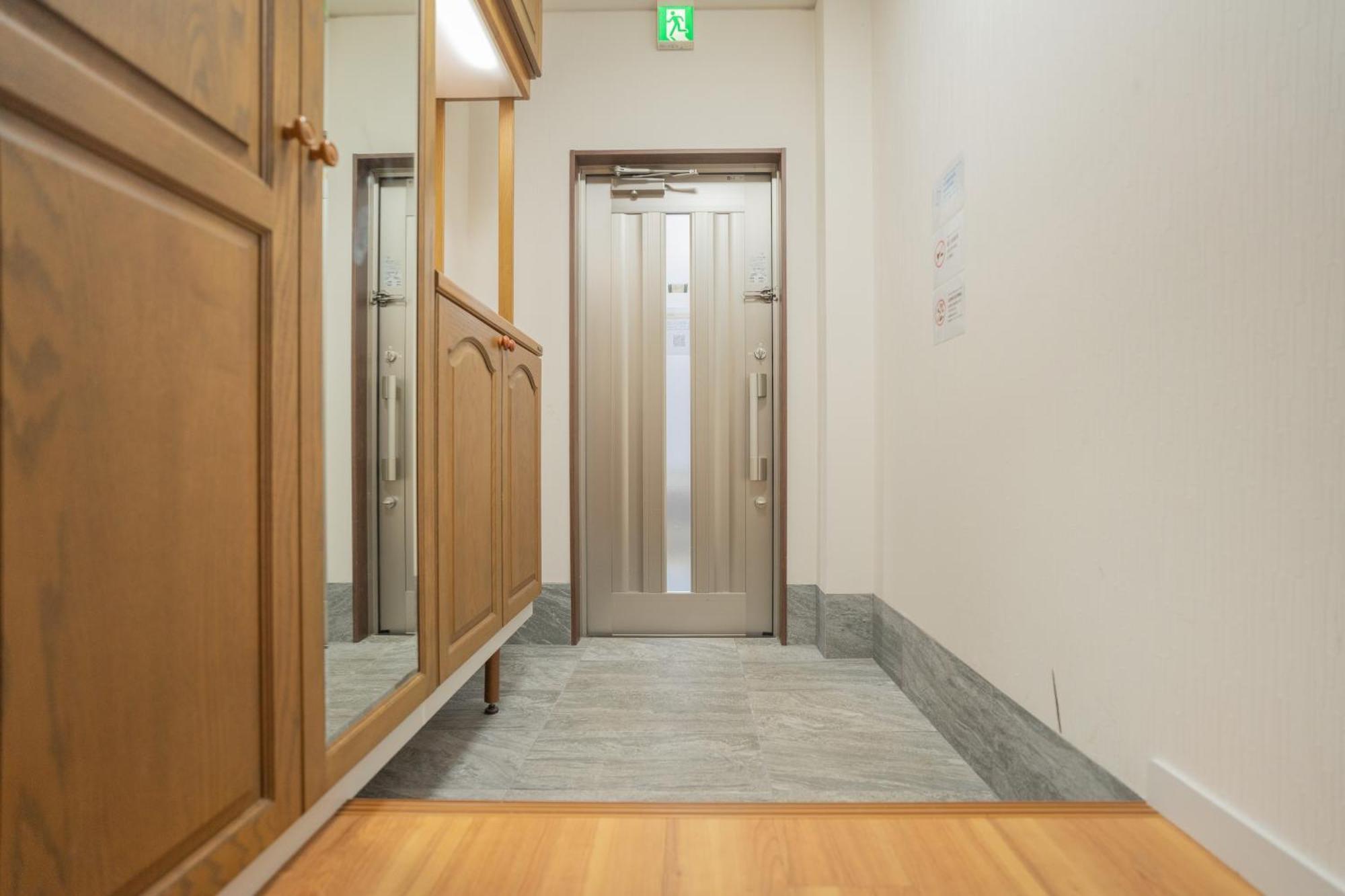 住吉メリー4階建戸建て 最大14人まで! 住吉大社徒歩圏内 梅田奈良関空まで直行 Villa Osaka Bagian luar foto